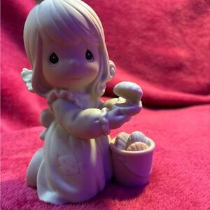 Precious Moments Vintage 1994”It's No Secret What God Can Do”Easter Seals#531111